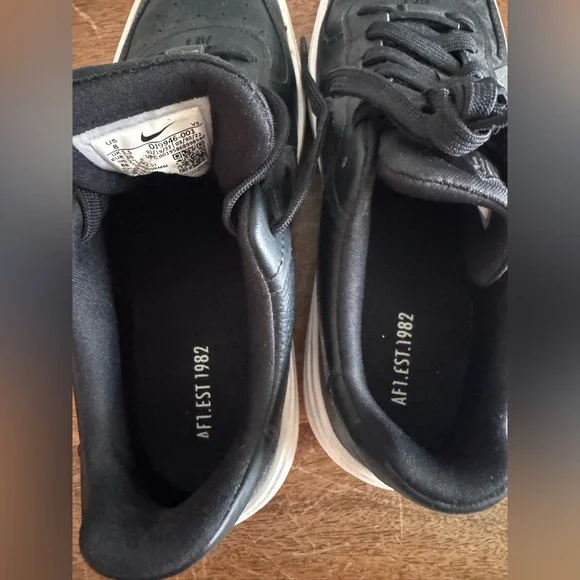 Nike Women's Air Force 1 PLT.AF.ORM - Picture 8 of 10